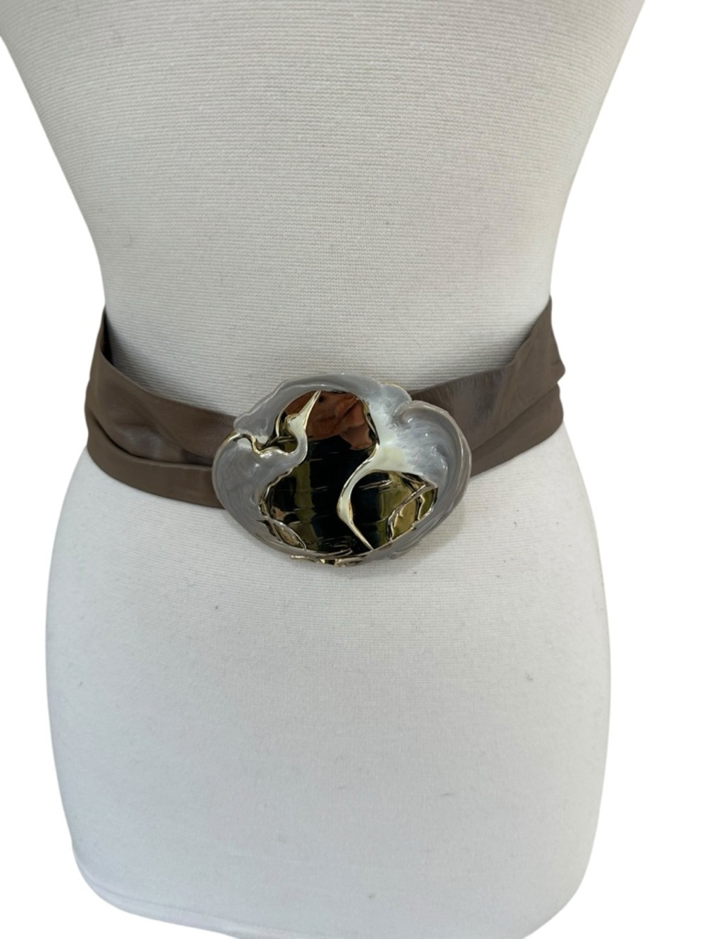 VTG Charmant of Beverly Hills Cranes Design Buckle Taupe Leather Belt Signed